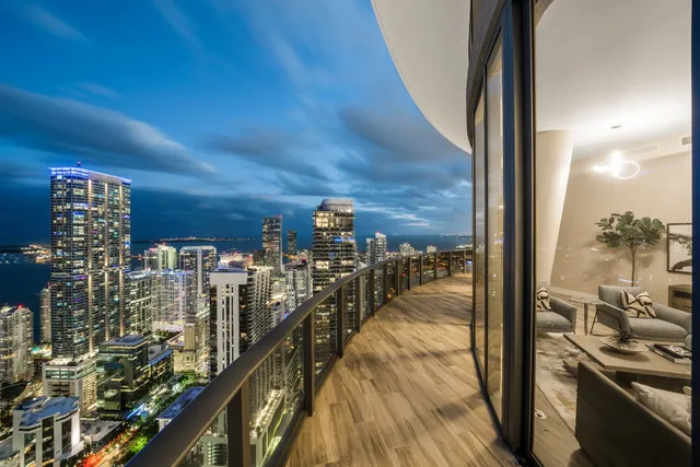 Miami luxury real estate aerial view